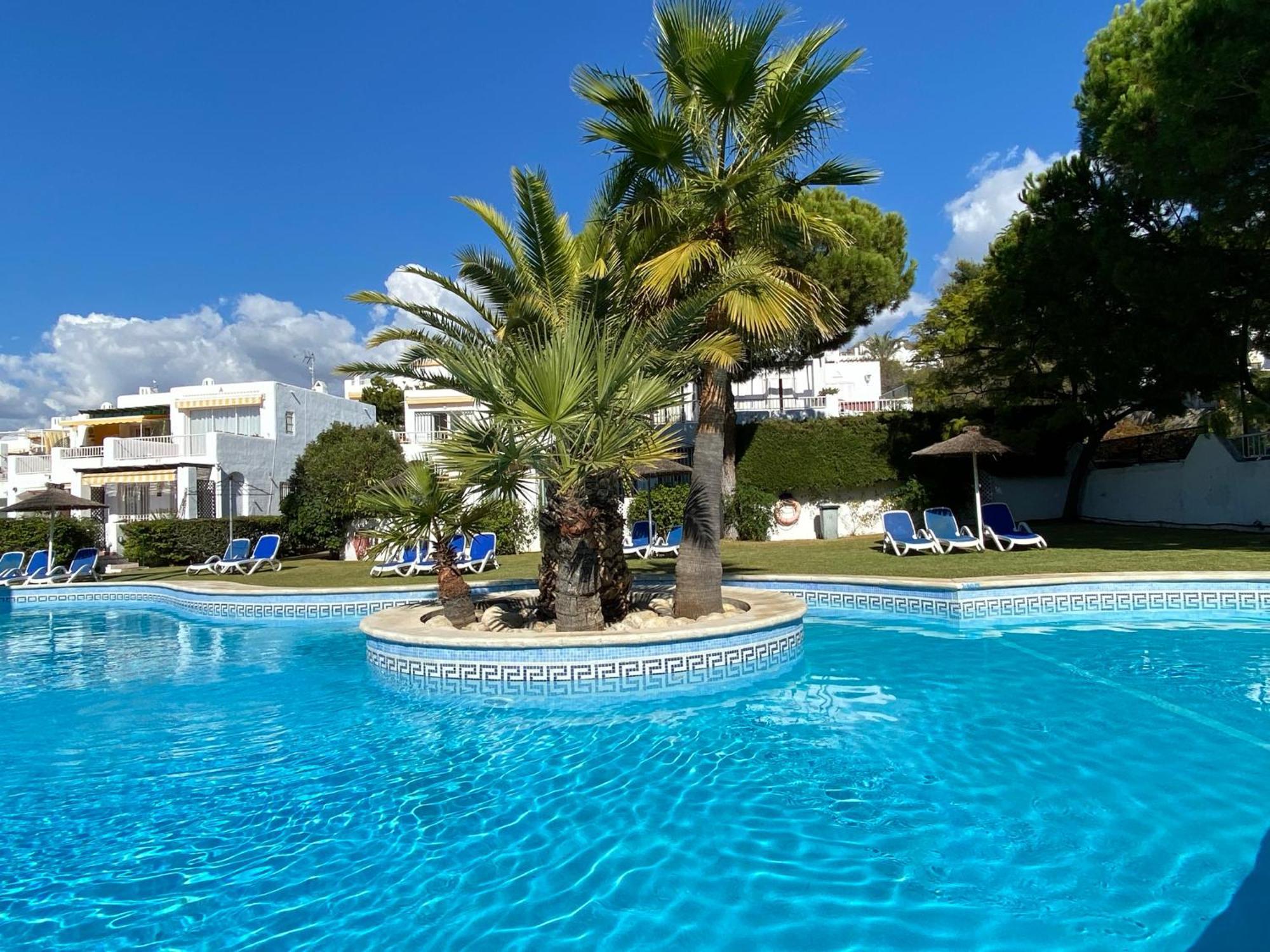 Paraiso Blanco 16A Apartments Casasol نيرخا الغرفة الصورة